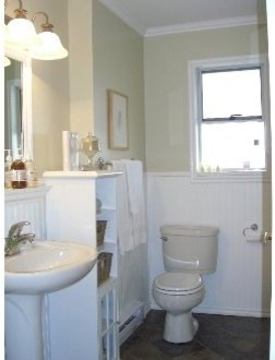 Transitional bathroom in Vancouver.