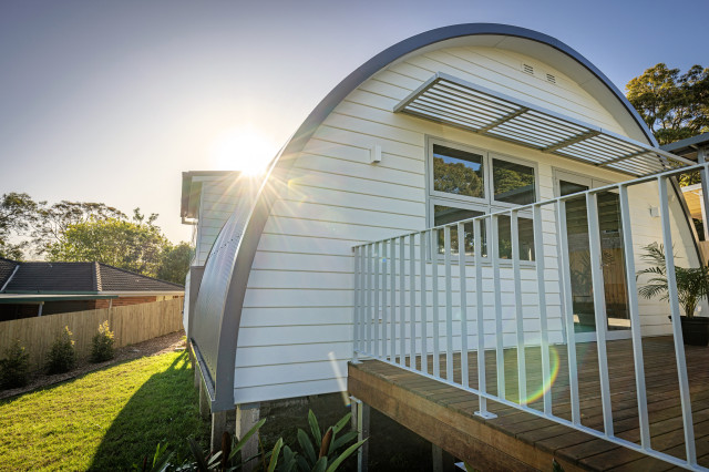 Nissen Hut contemporary-deck