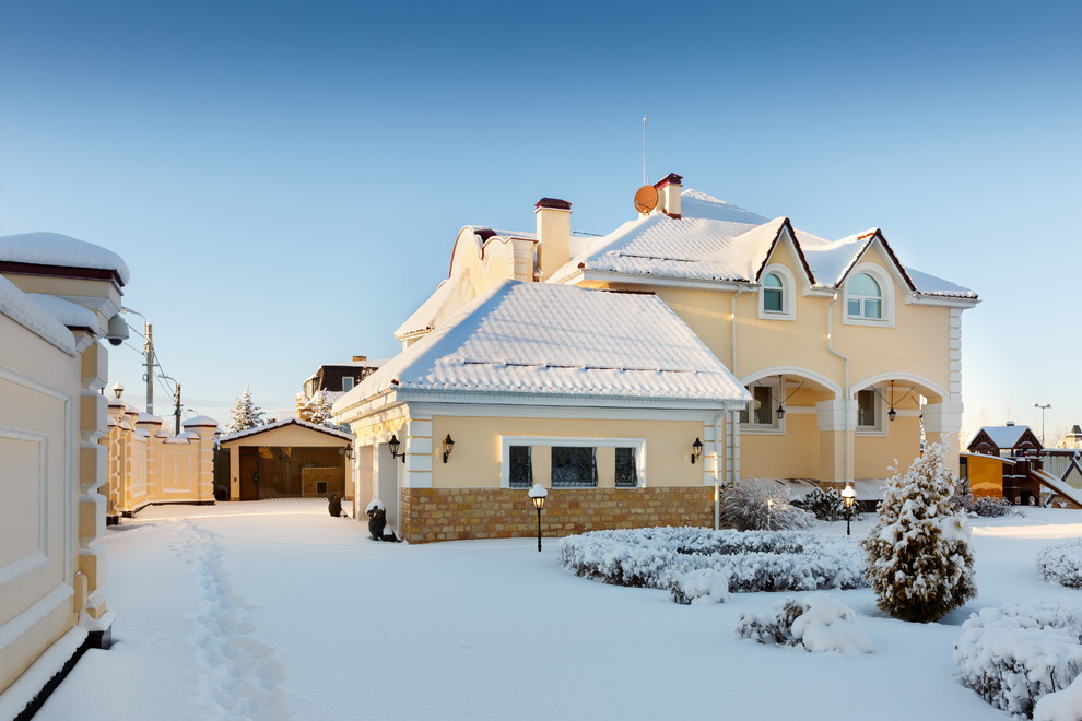 Фасад в сторону участка