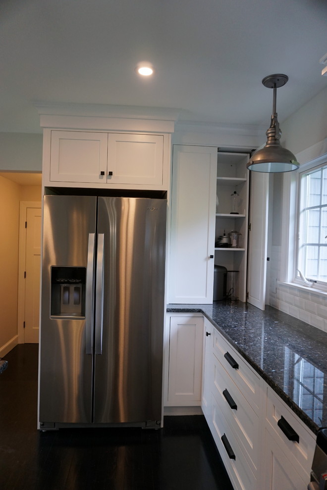 Kitchen - transitional kitchen idea in Providence