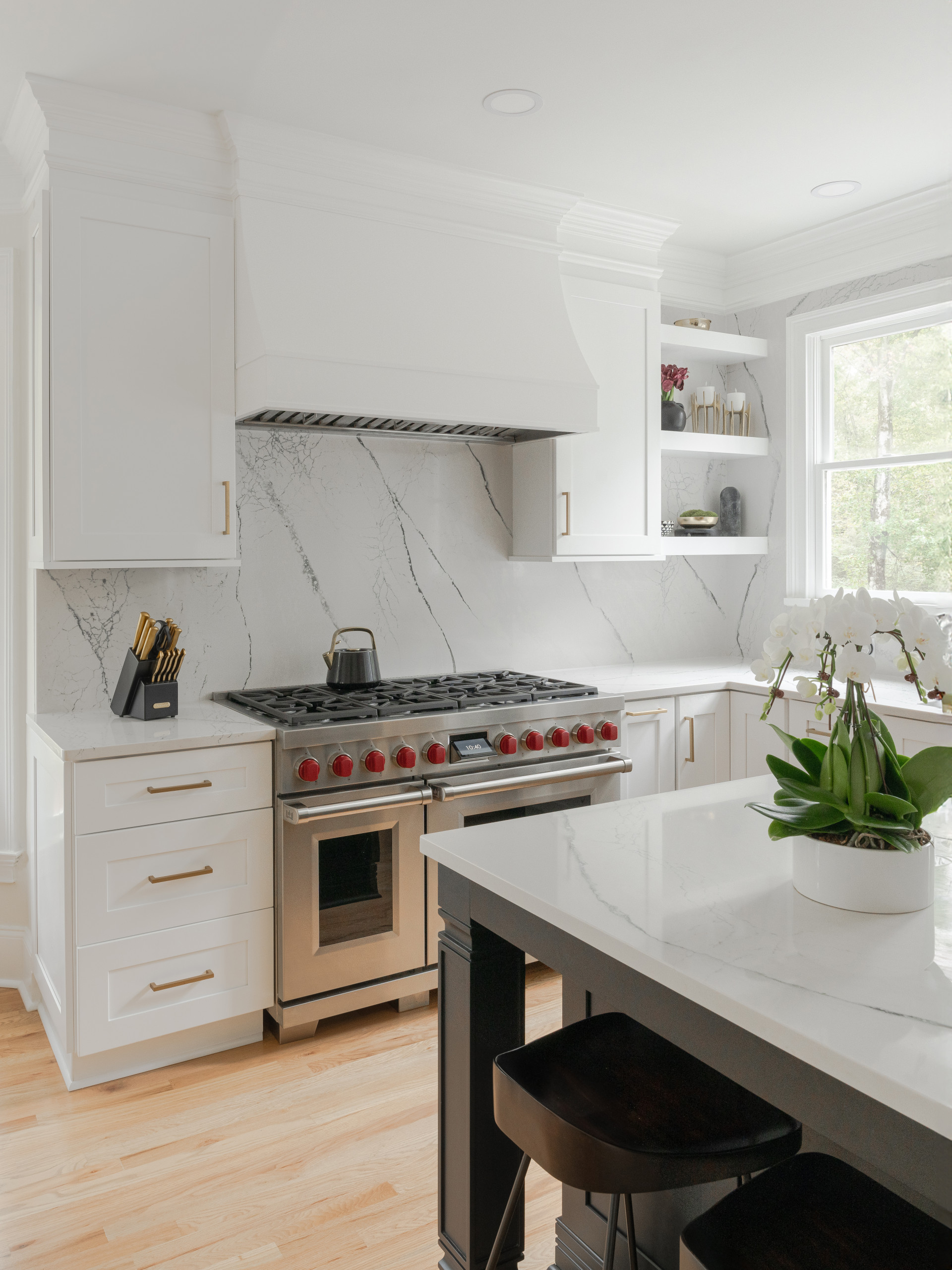 PEACHTREE CITY Clean and Modern Kitchen