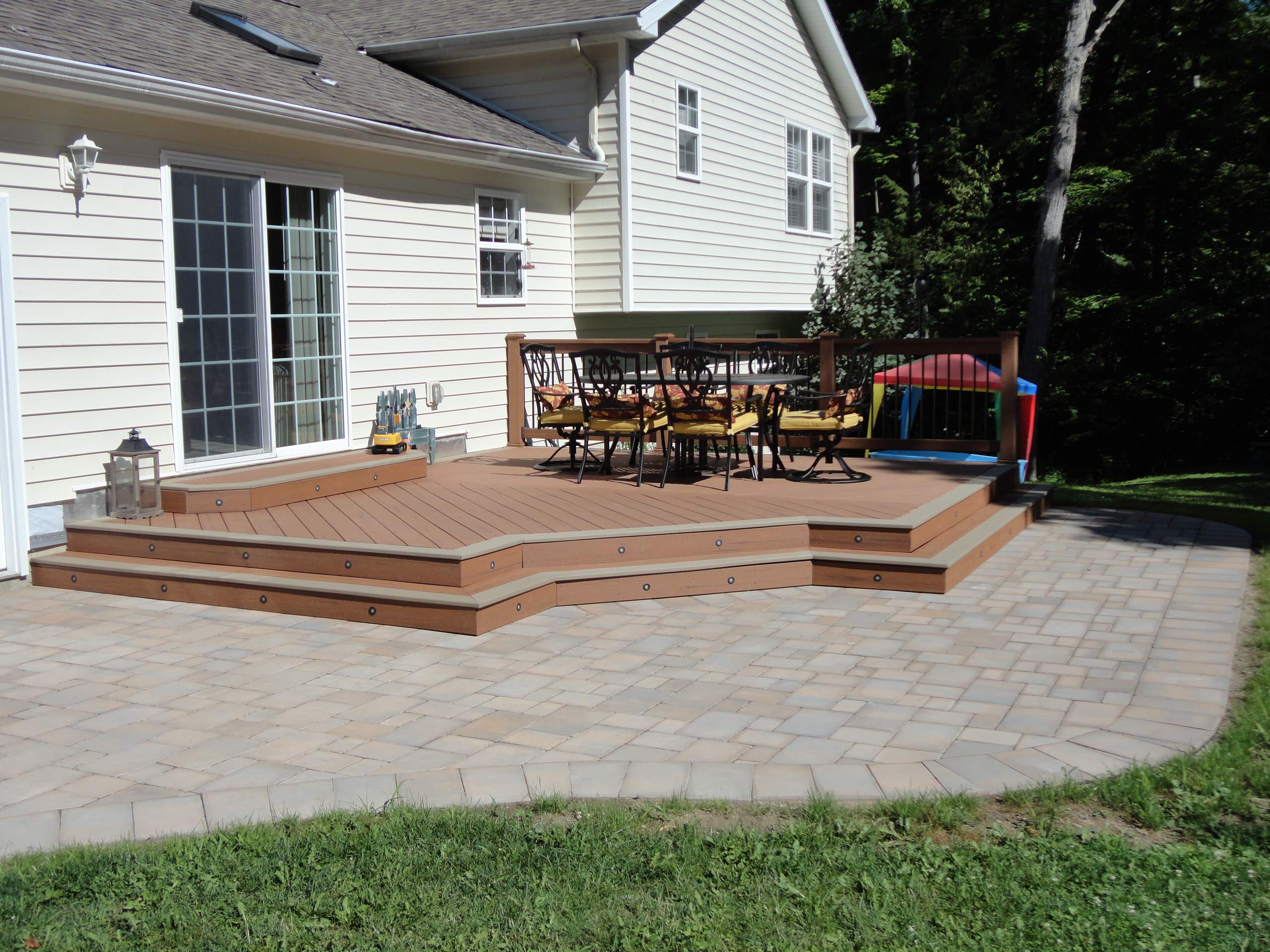 Lakewood NY deck, patio & landscape lighting