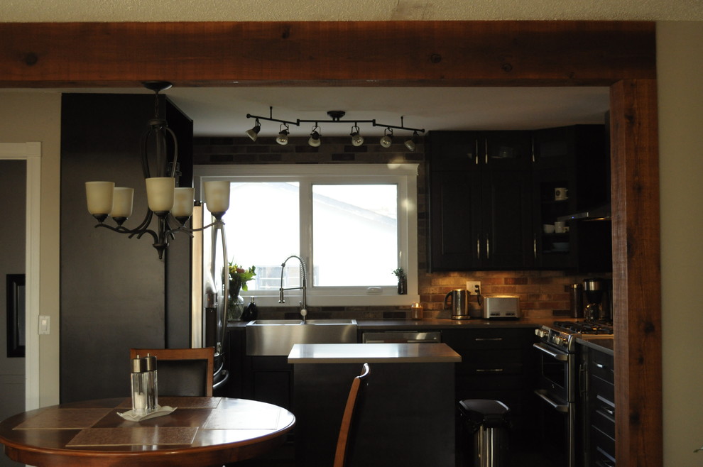 Kitchen - rustic kitchen idea in Calgary