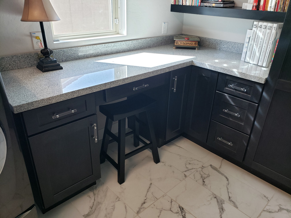 Home design - transitional home design idea in Phoenix