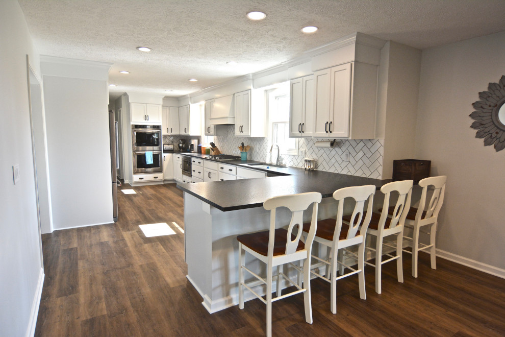 Transitional kitchen photo in Indianapolis