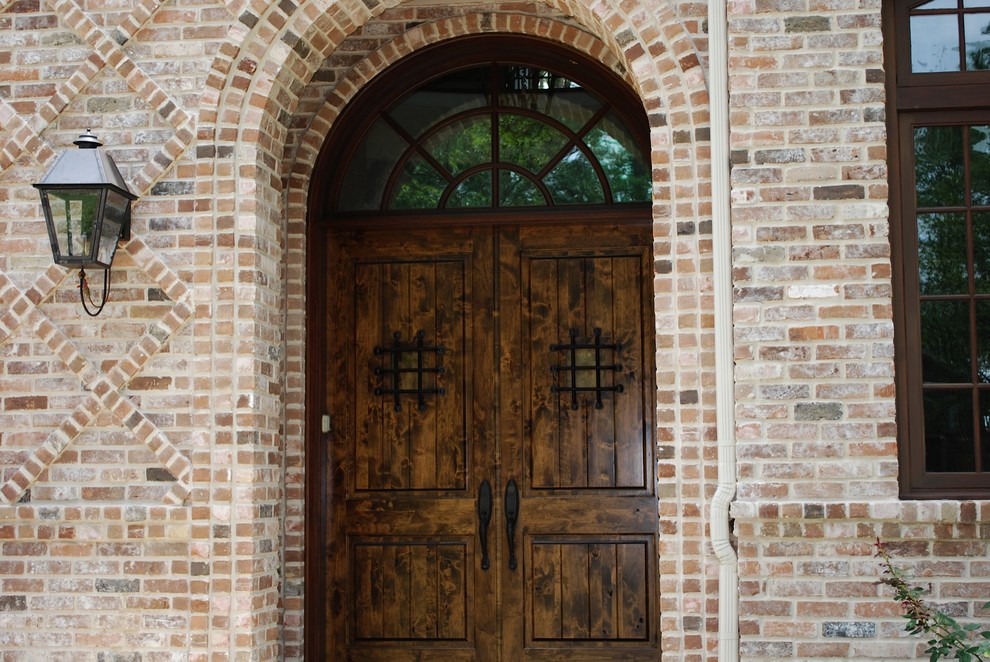 Inspiration for a traditional entryway in Houston.