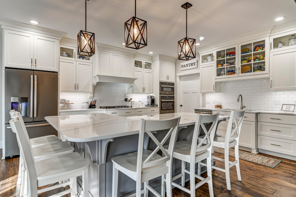 Inspiration for a transitional kitchen remodel in Chicago