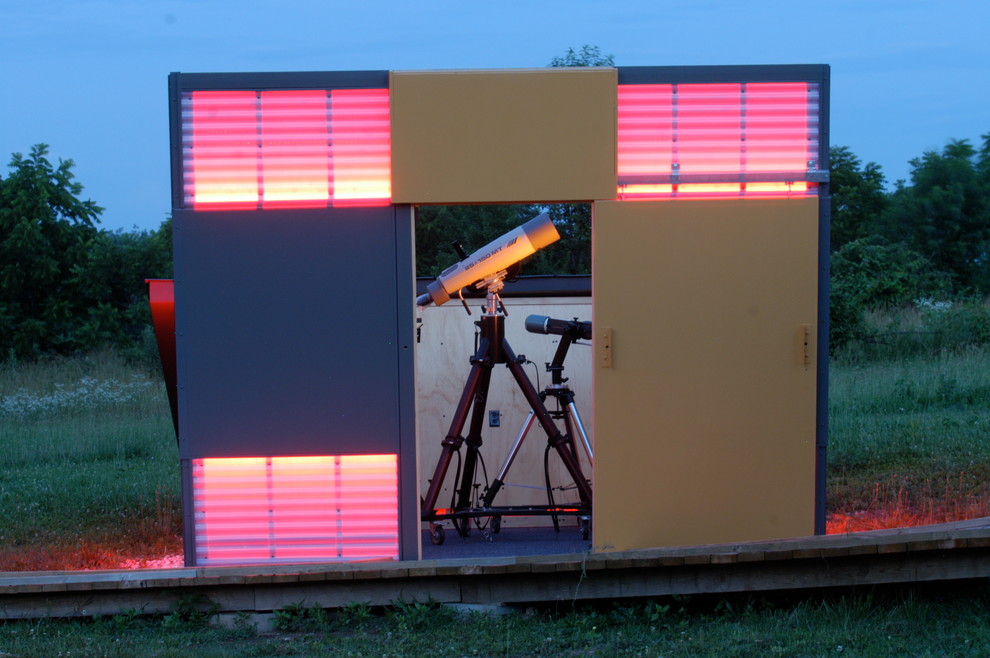 Example of a small trendy detached studio / workshop shed design in Other