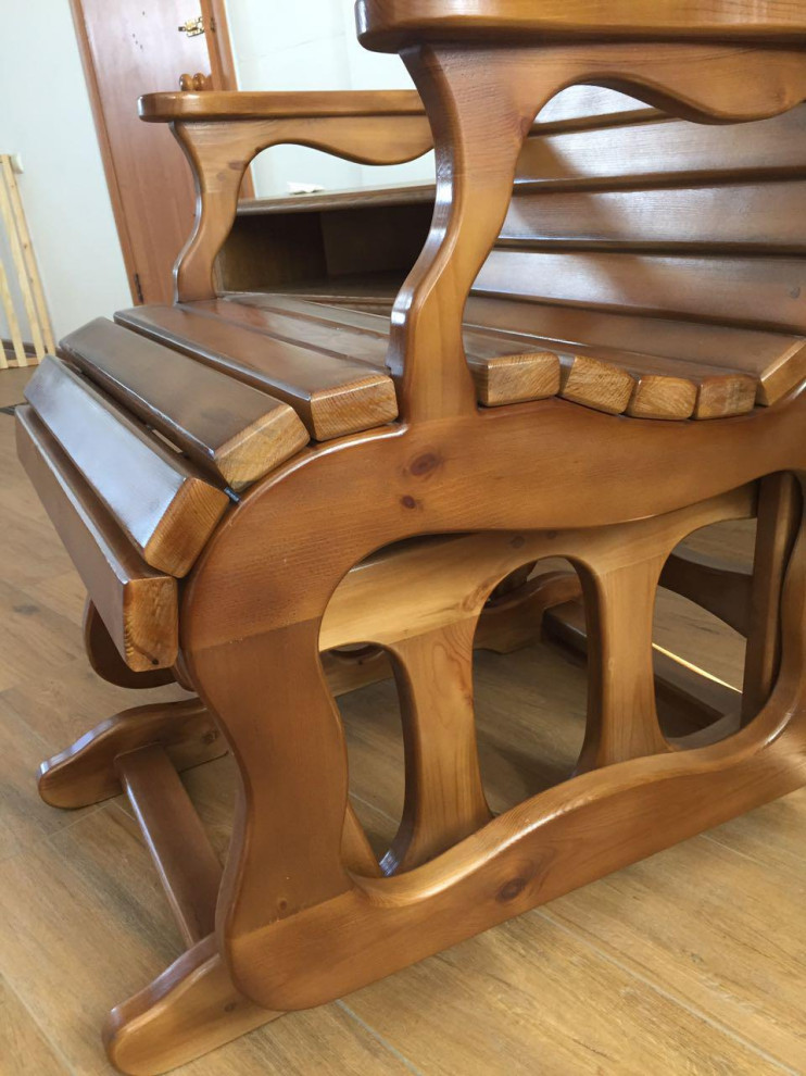 Кресло-качалка на маятниковом механизме