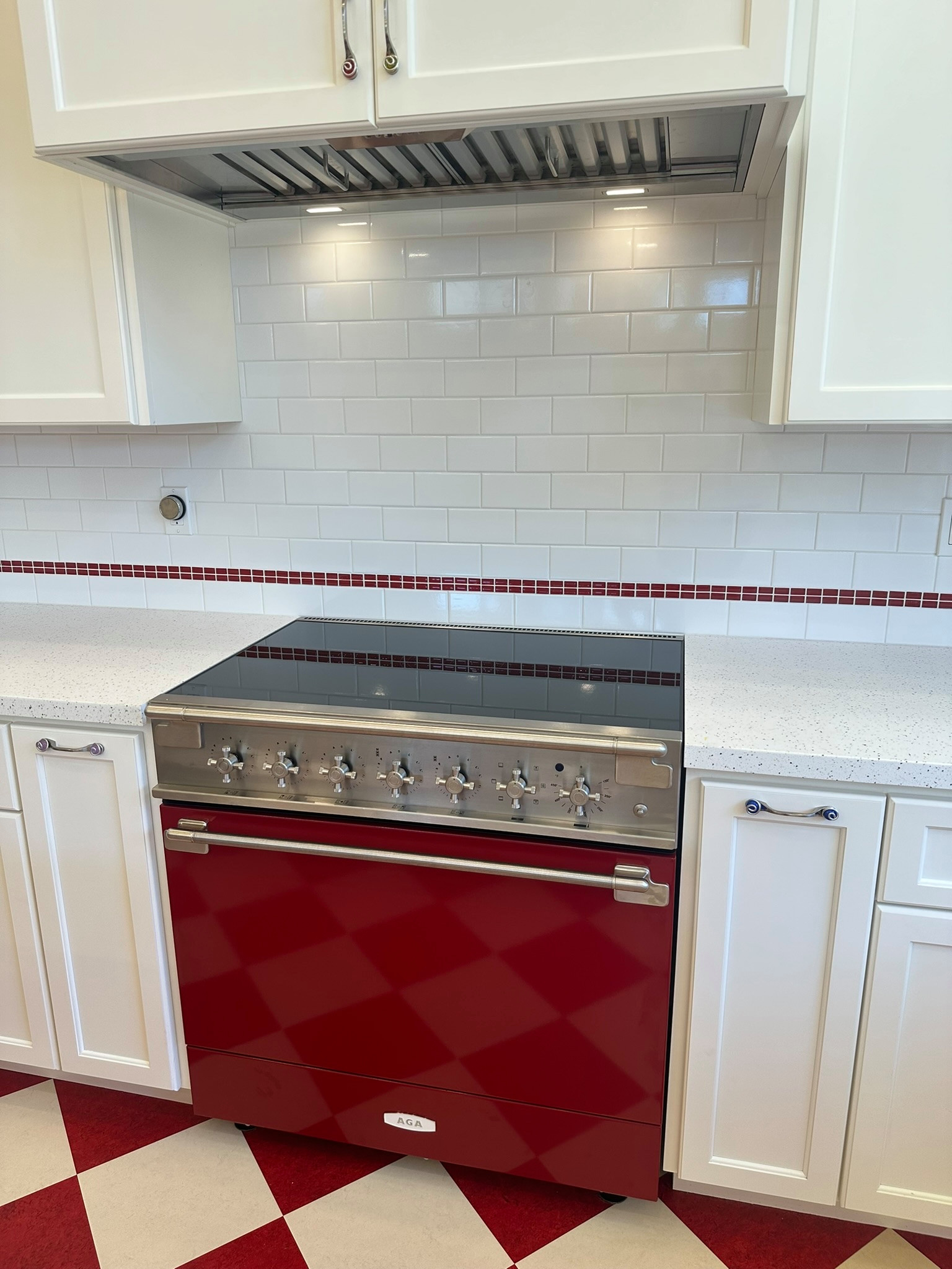 Dadek Kitchen & Laundry Room