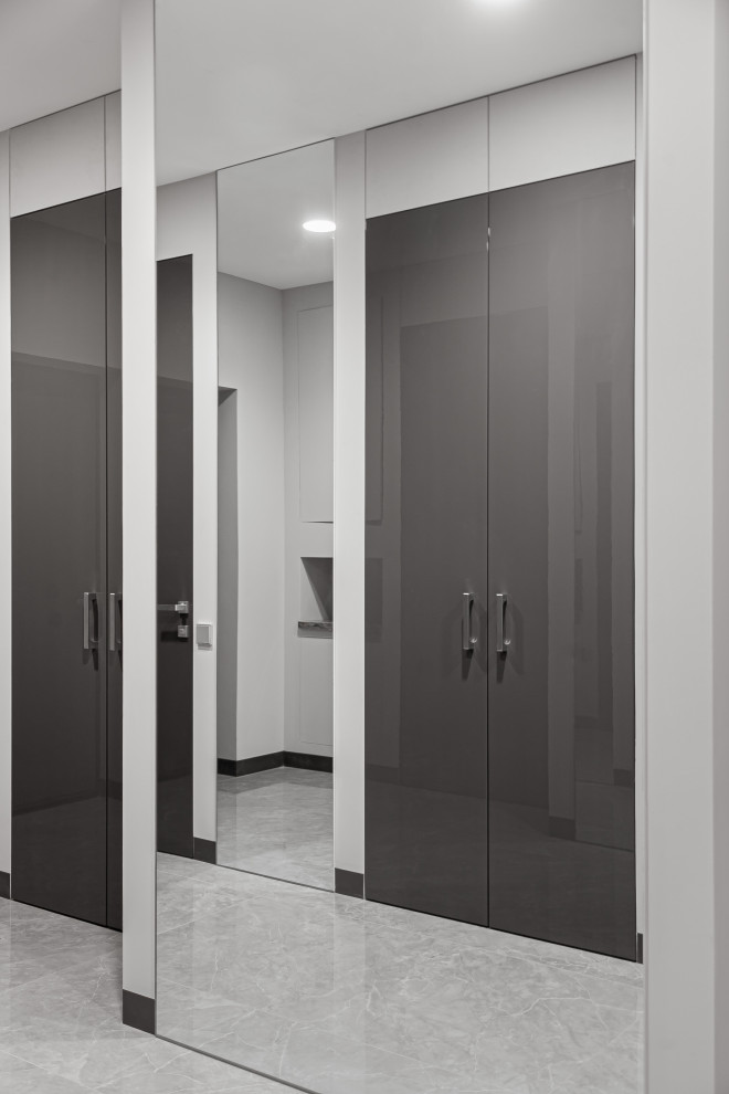 Шкафы с глянцевыми фасадами в цвете Minotti