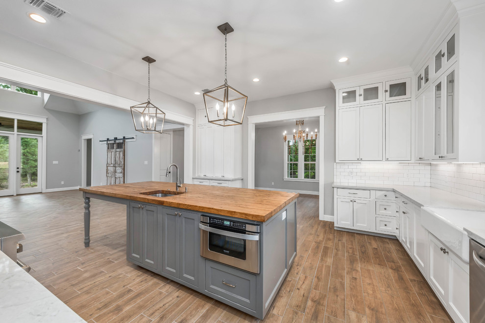 Indian Lakes Farmhouse