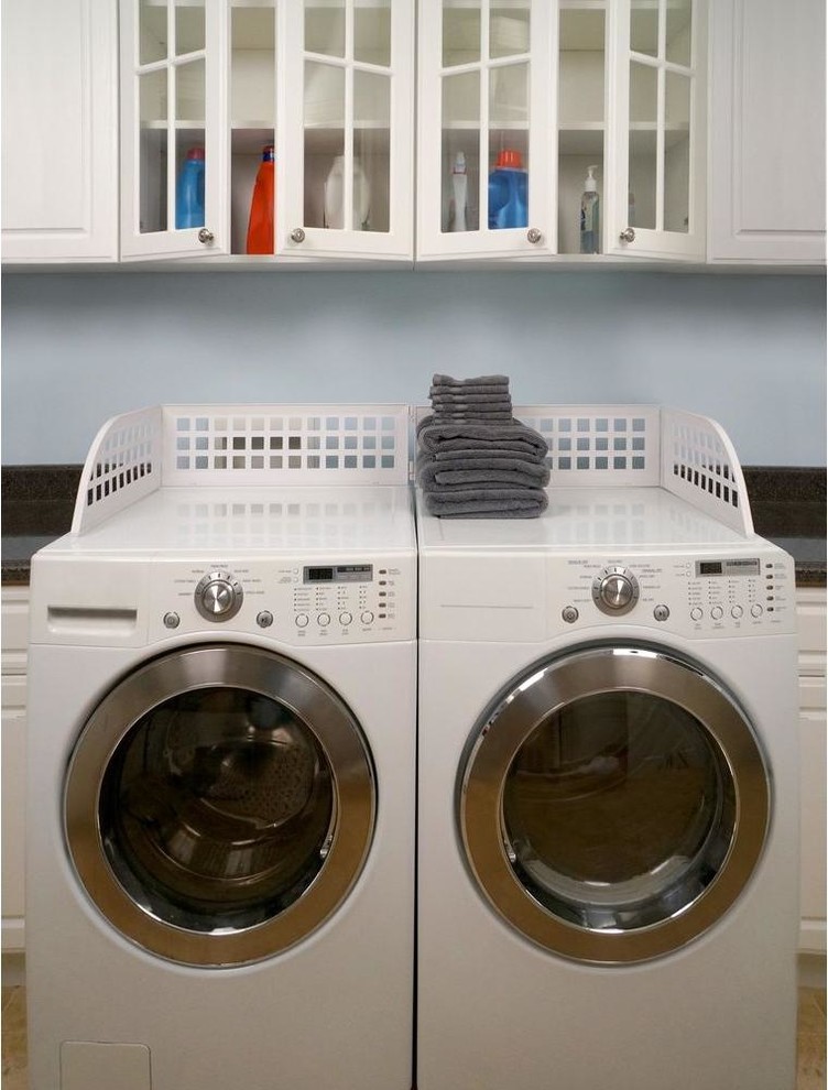 Inspiration for a transitional laundry room in Los Angeles.