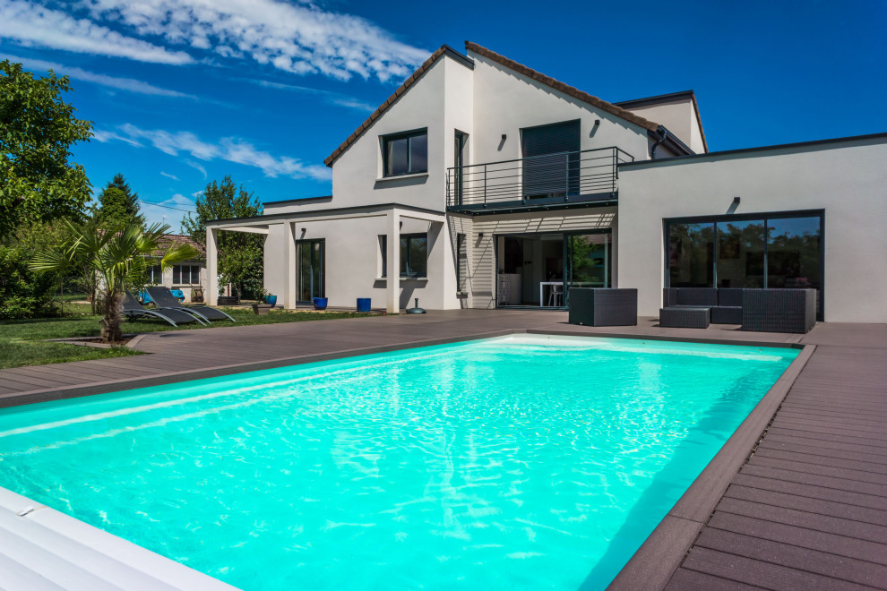 Moderner Pool in Sonstige