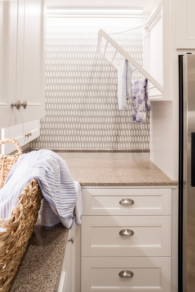 Transitional home design photo in Houston
