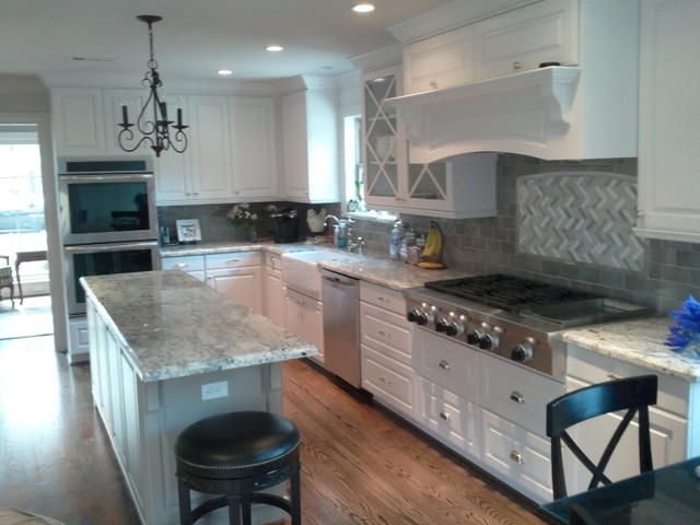 Morley Kitchen - Houston clasico-renovado-cocina
