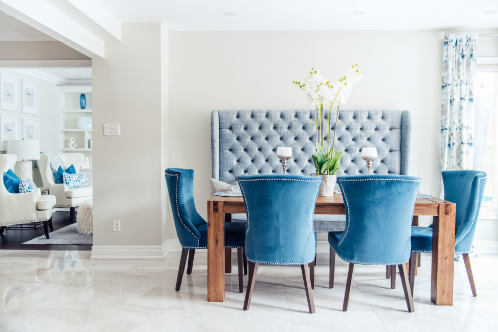 Example of a transitional home design design in Toronto