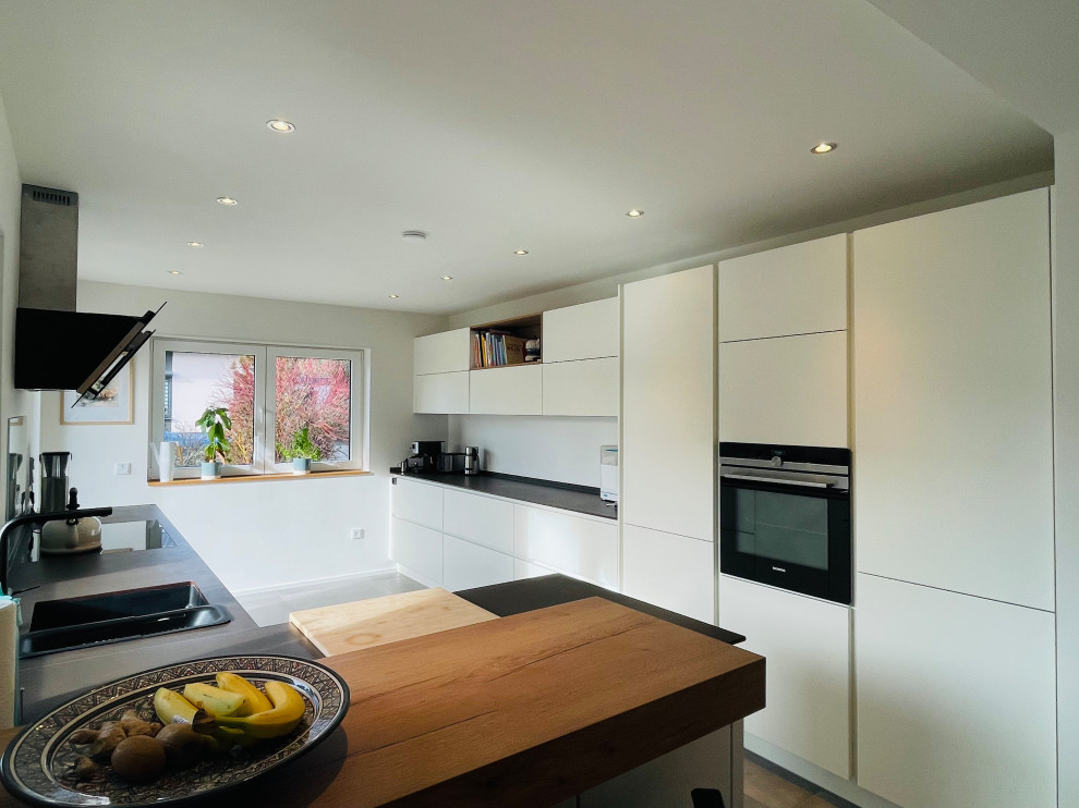 Moderne Küche in Sonstige