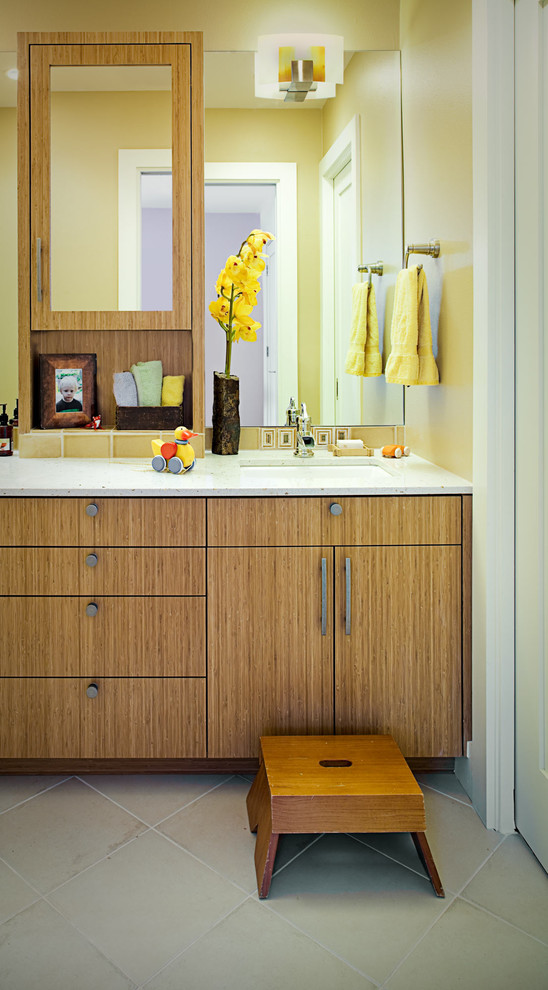 Photo of a contemporary master bathroom in Austin.