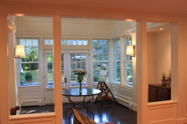 Home design - transitional home design idea in Boston