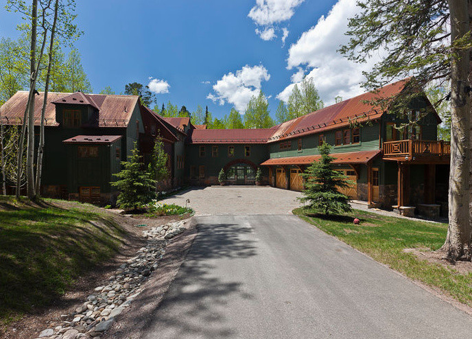Example of a mountain style exterior home design in Denver