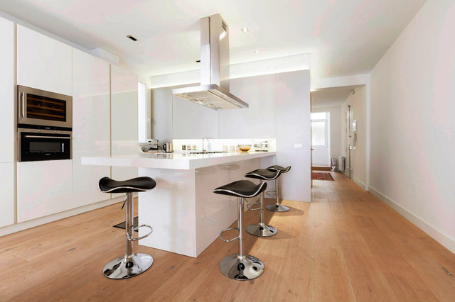 Vivienda I+M transitional-kitchen