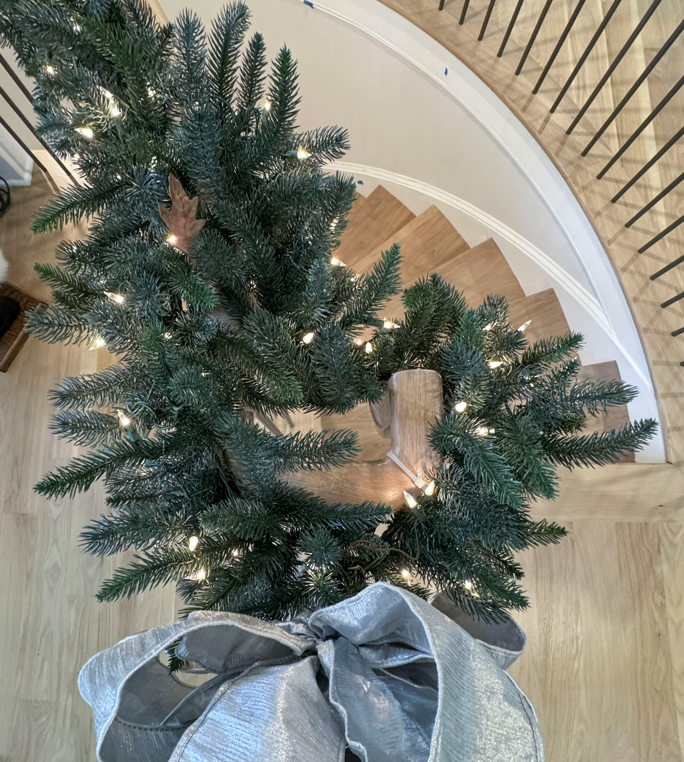 116_Elegant & Eye-catching Curved Staircase, Leesburg VA 20175