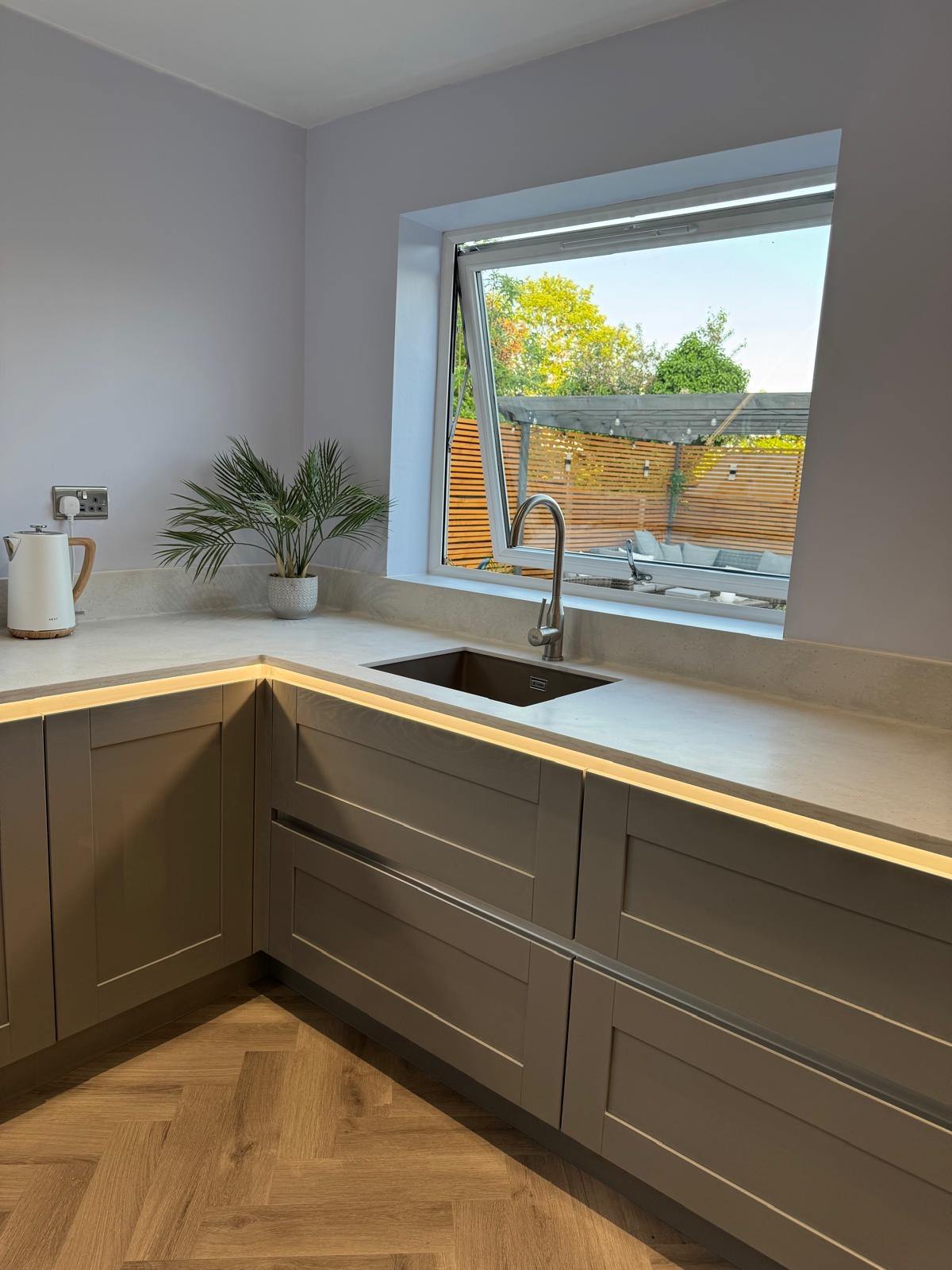True Handleless Shaker Kitchen