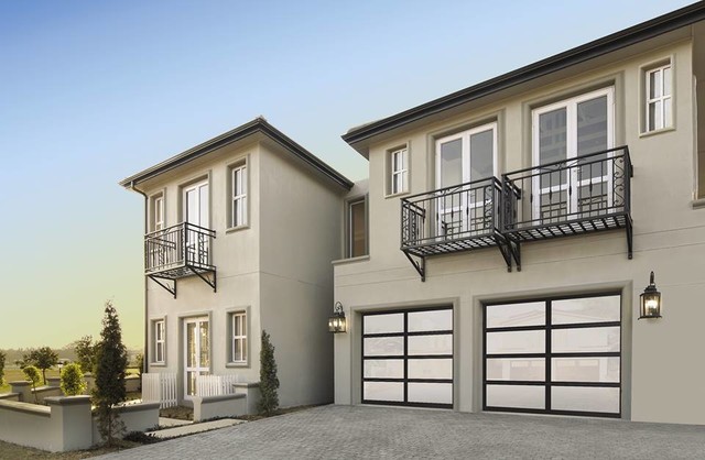 Wayne Dalton Doors mediterraneen-garage