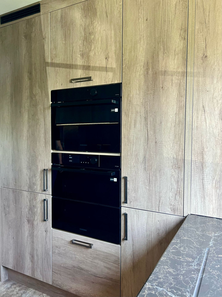 The Hinckley Kitchen - Volpi True Handleless - RRP £30,500 - Luxe Price £25,000