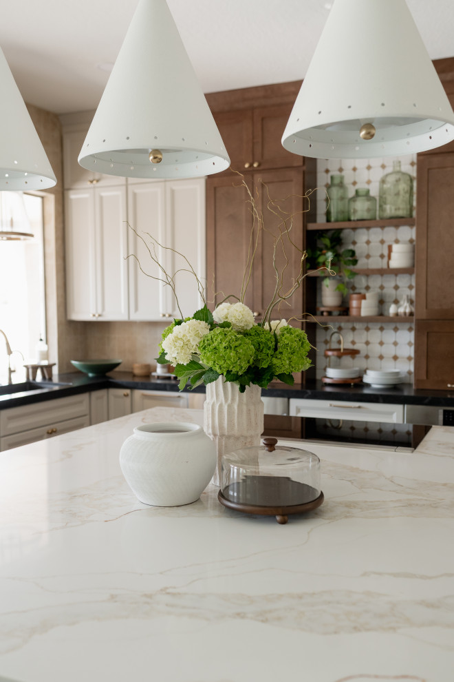 Example of a transitional kitchen design in Phoenix