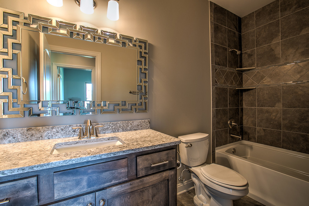Example of a transitional home design design in Omaha