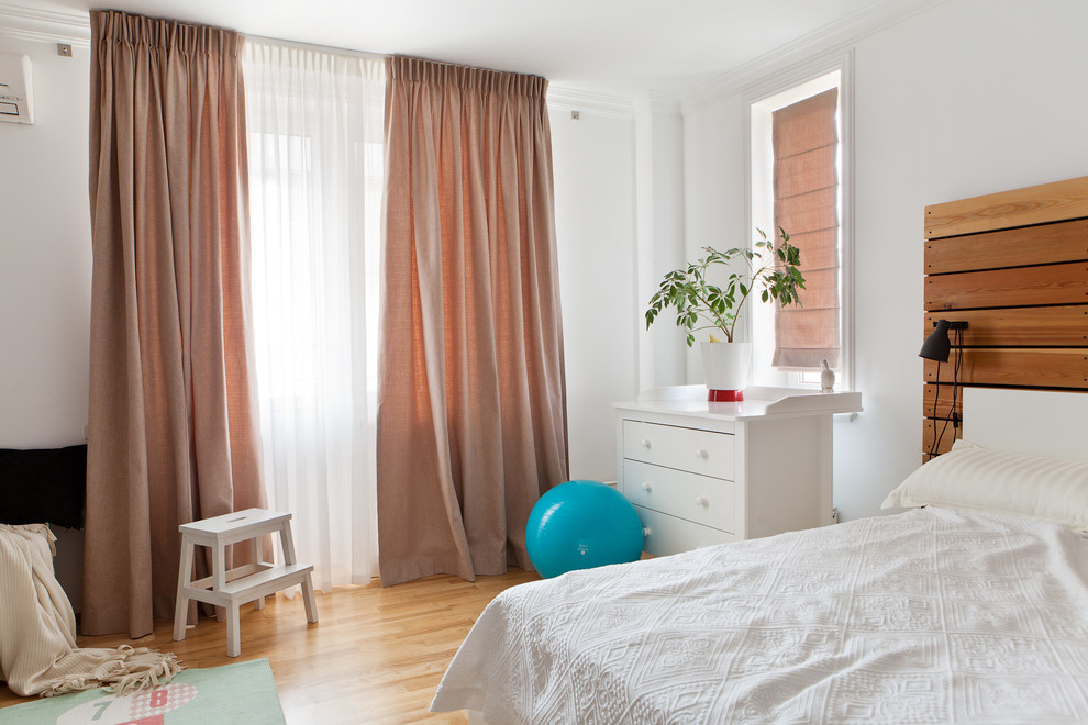 Шторы из рогожки для белой спальни