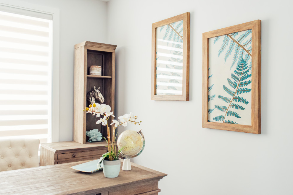Inspiration for a transitional home design remodel in Toronto