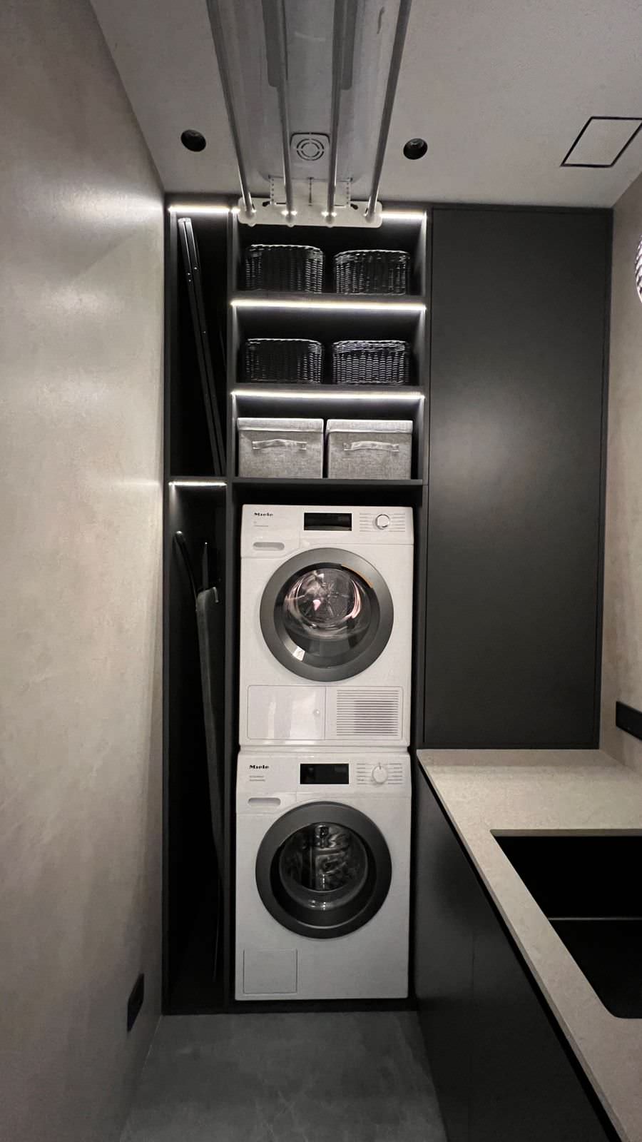 Фотосессия  - двери, мебель и перегородки в московской квартире