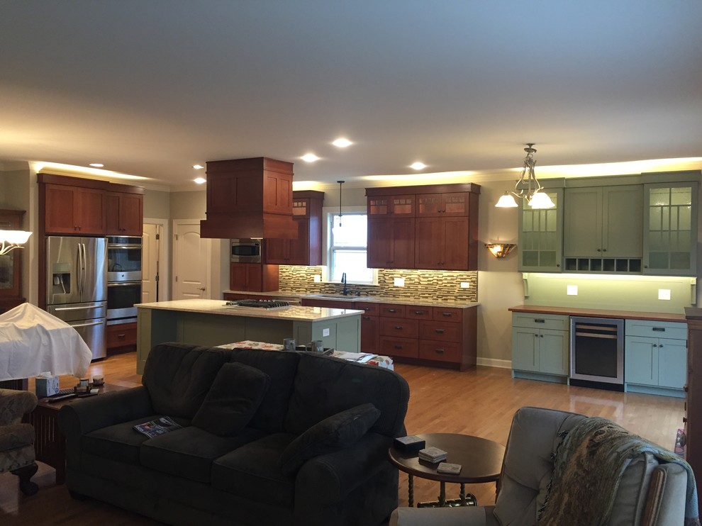 Kitchen - kitchen idea in Chicago