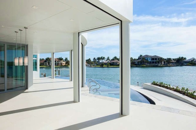 Marco Meets Miami contemporaneo-piscina