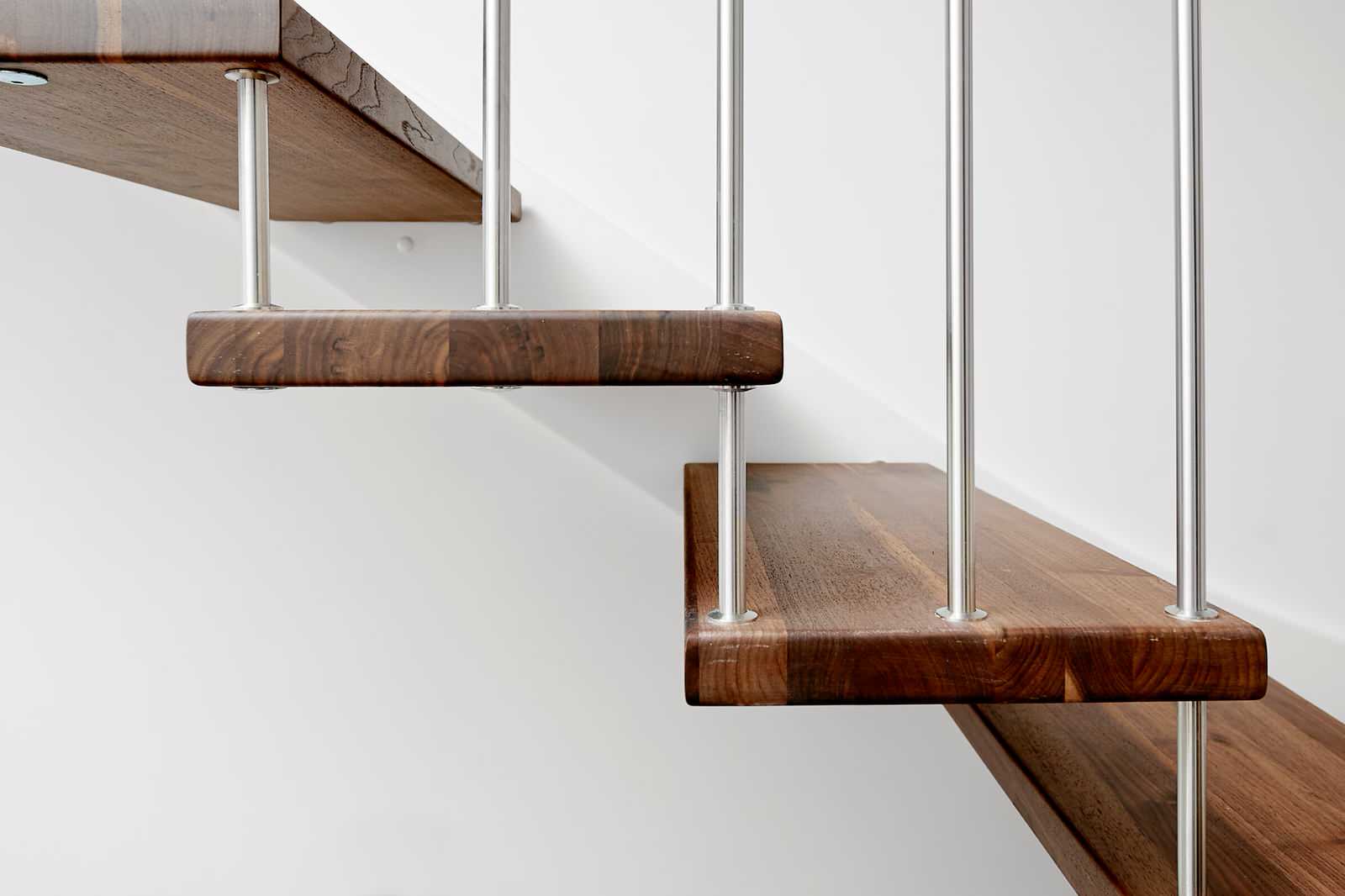 Консольная лестница из дуба