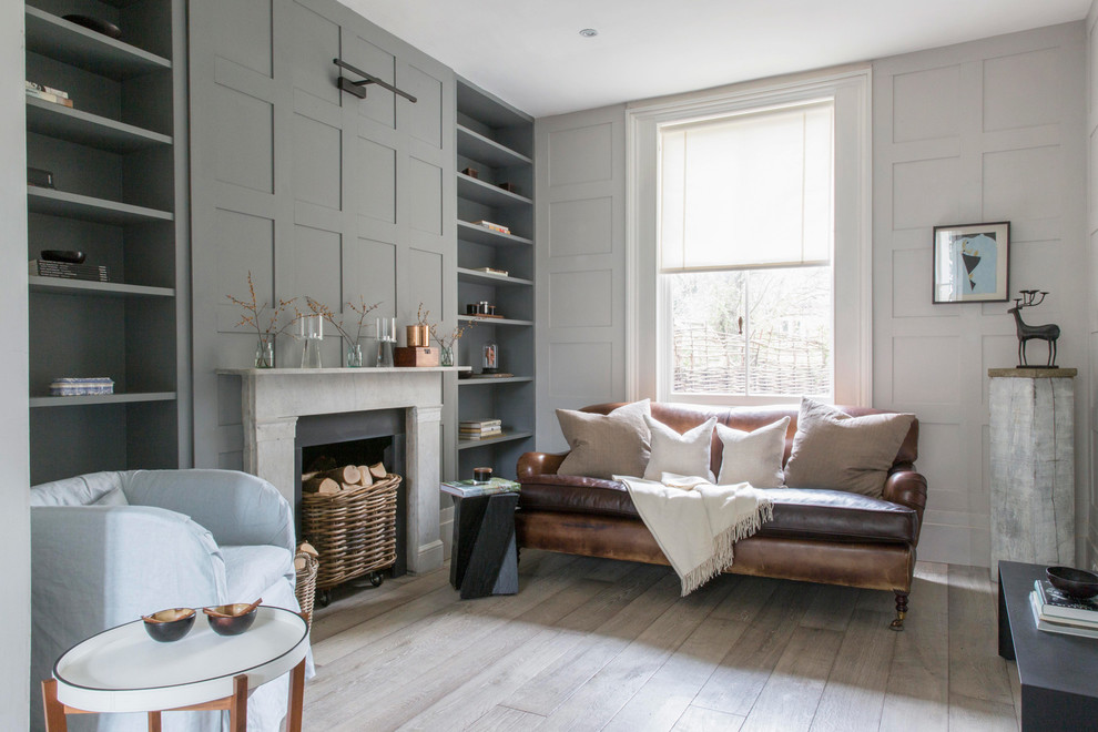 Inspiration for a transitional living room in London.