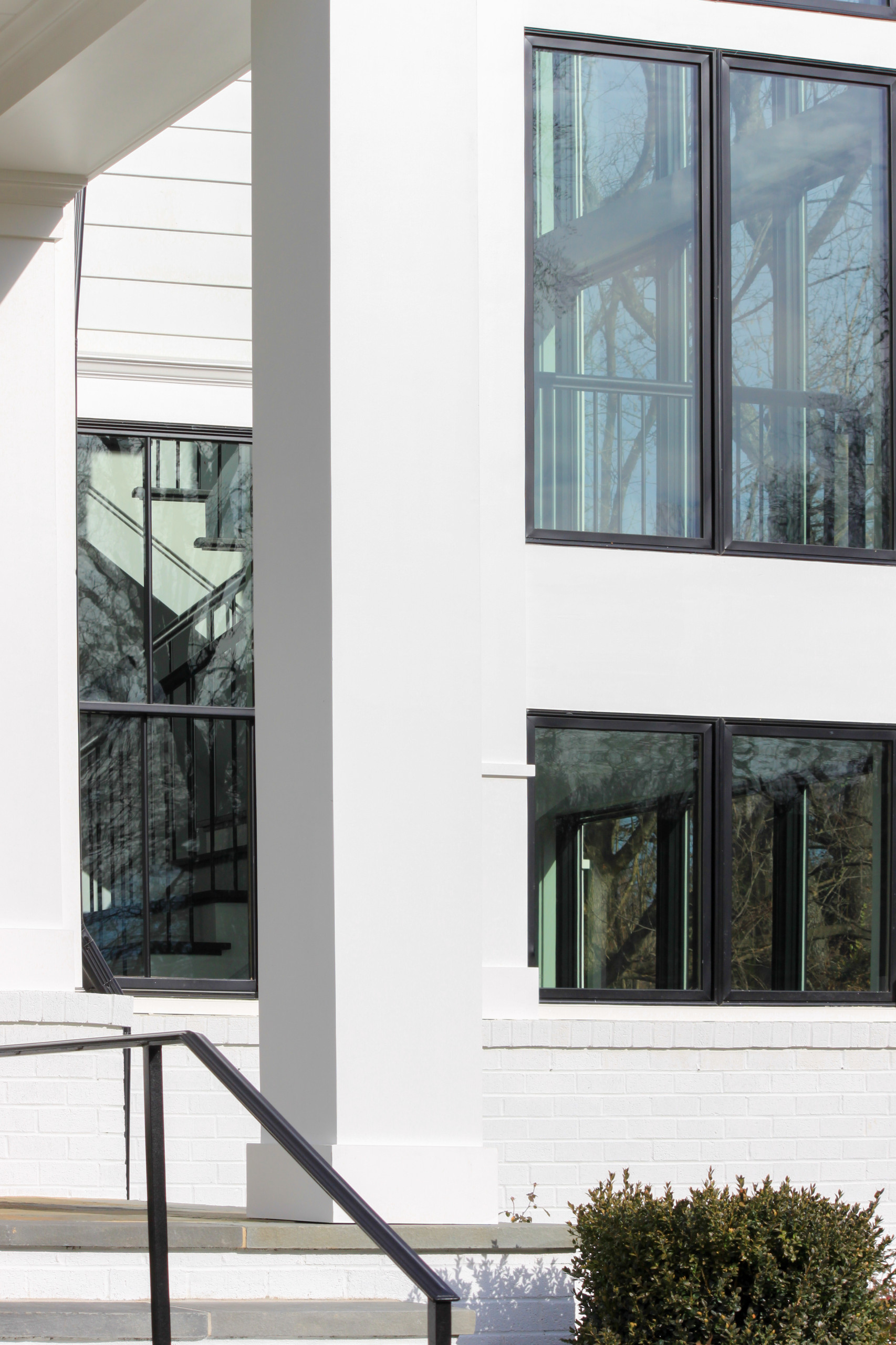 90_Classic Staircase with a Contemporary Twist, McLean VA 22101