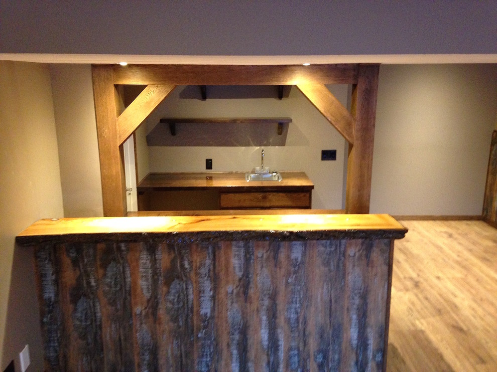 Home design - rustic home design idea in Calgary