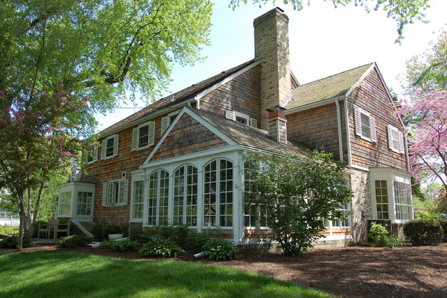 Beautiful Suburban Traditional Rustic Home - White Detailed Wood ...