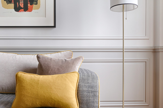 Les soubassements transitional-living-room