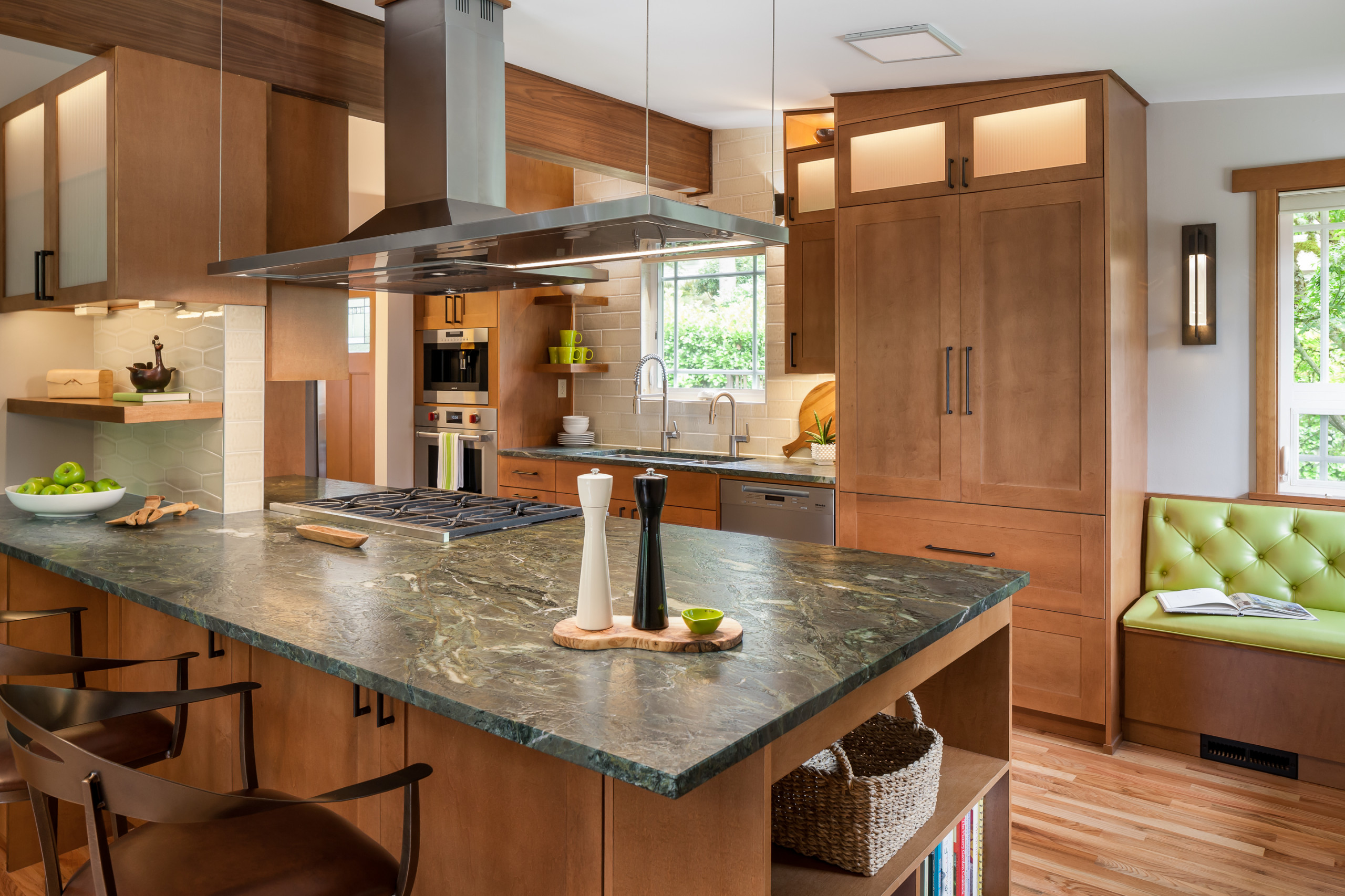 Kitchen Peninsula with Custom Hood