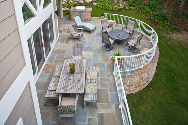 Heartland modern-patio