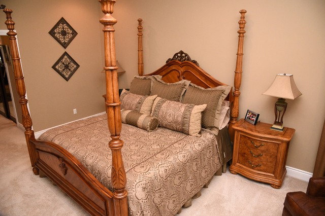 Aspen Interiors Custom Drapery and Bedding klassisch-modern-schlafzimmer