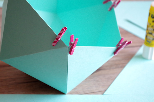 Lampadario di carta fai da te Con la tecnica degli origami è