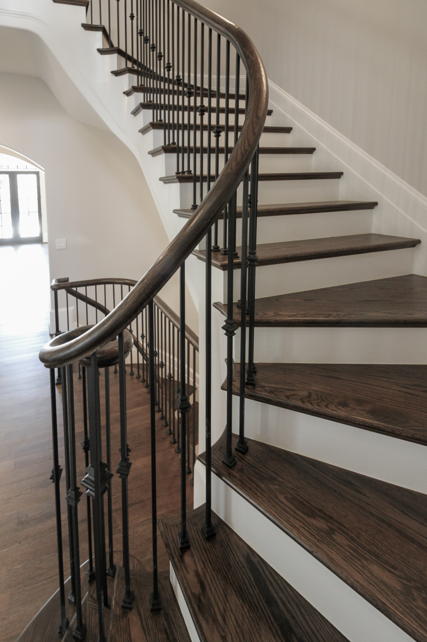 86_ Gorgeous Floating Curved Staircase, McLean VA 22066