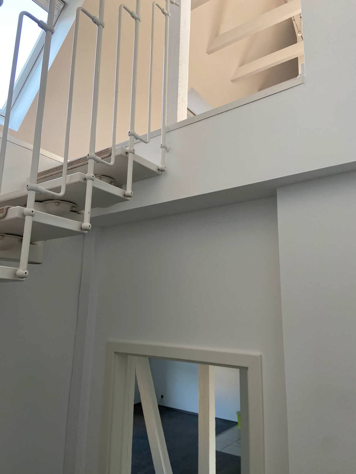 Лестница в квартире (BauBuche и элементы с эффектом необработанной стали)