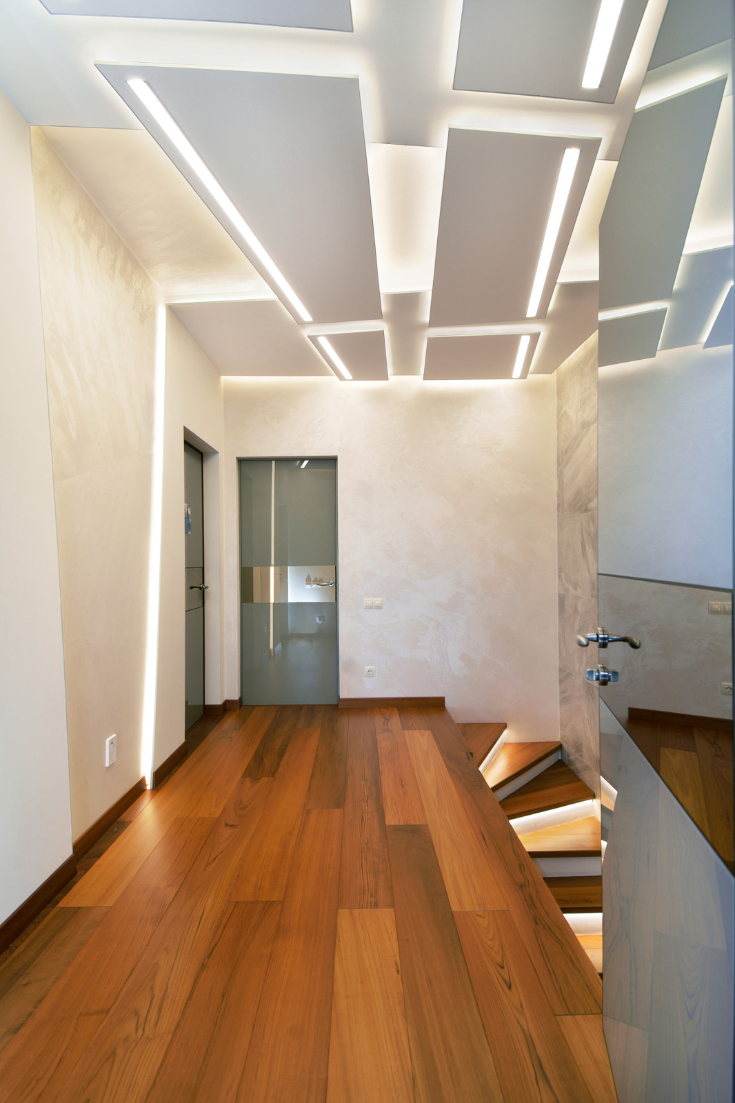 Лестница из тикового дерева